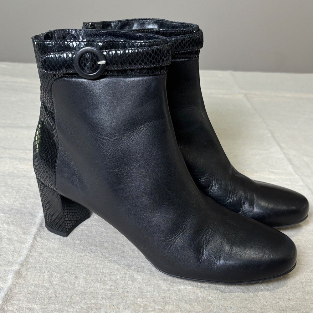 Aquatalia Marvin K Takeout Ankle Boots 10 Black Leather Embossed Block Heel